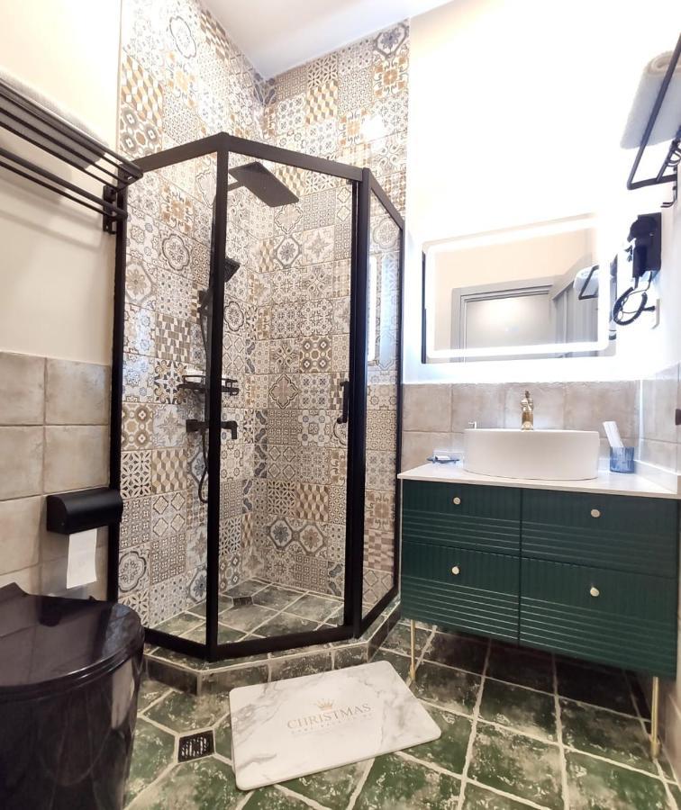 Qin Boutique Hotel Tbilisi Bagian luar foto