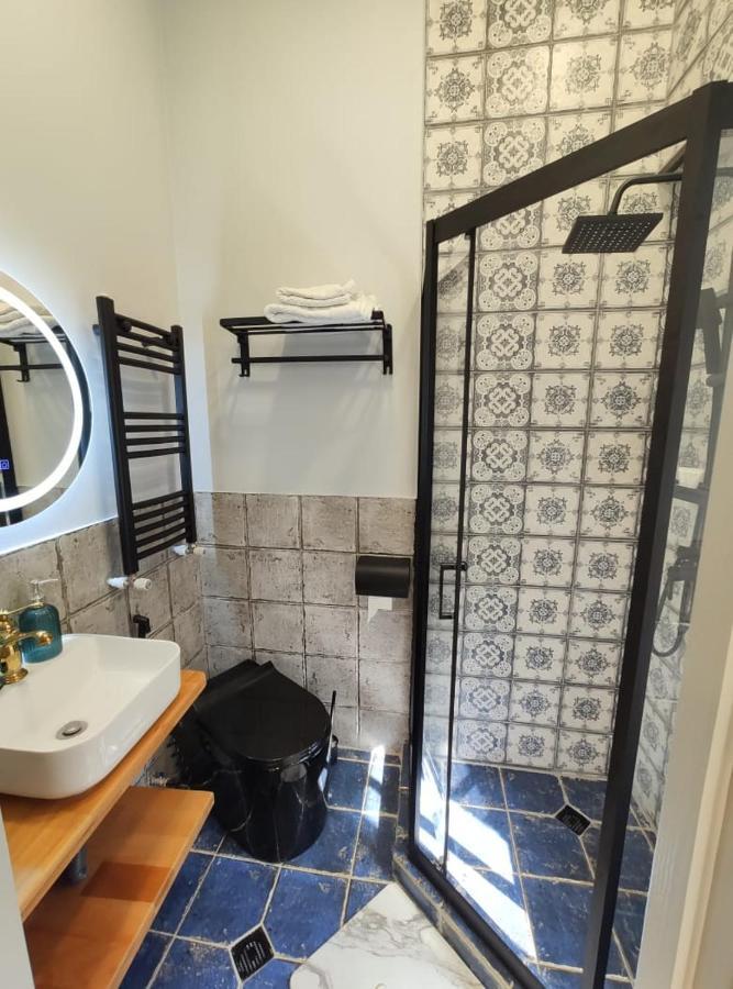 Qin Boutique Hotel Tbilisi Bagian luar foto